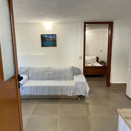 Papreos Studio Apartament