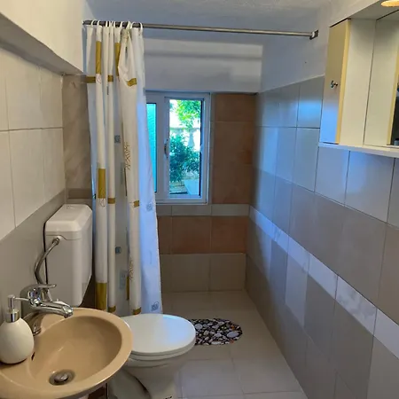 Papreos Studio Gjilek