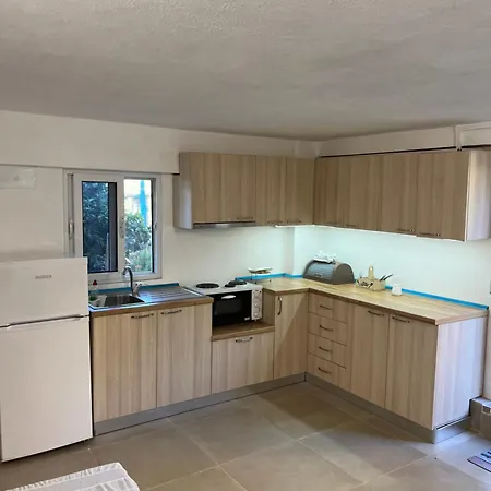 Papreos Studio Apartament